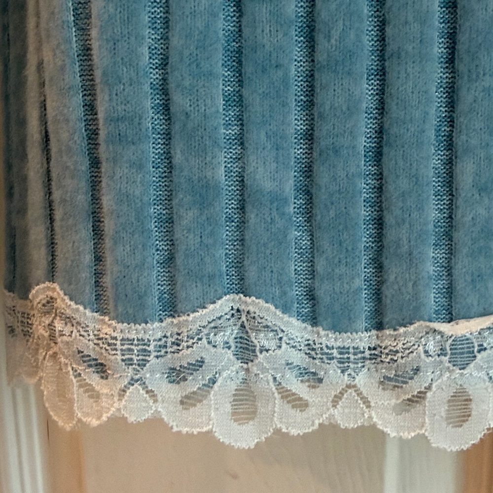 Flamingals NWT Sky Blue Lace Trim Ribbed Blouse - Picture 4 of 5